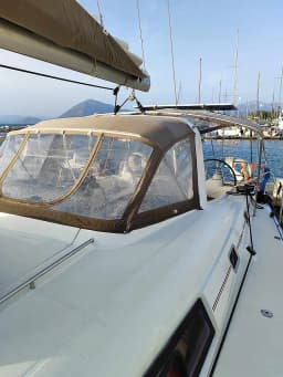 Oceanis 50 Family in Lefkada / Nydri Port thumbnail 10