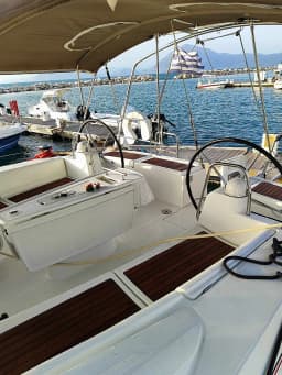 Oceanis 50 Family in Lefkada / Nydri Port thumbnail 12