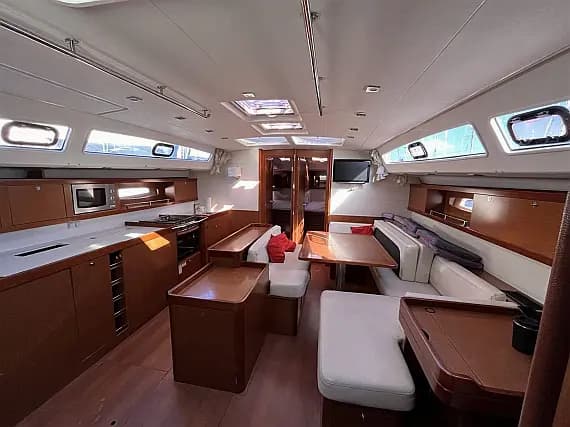 Oceanis 50 Family in Lefkada / Nydri Port - Photo 3