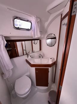 Oceanis 50 Family in Lefkada / Nydri Port thumbnail 25