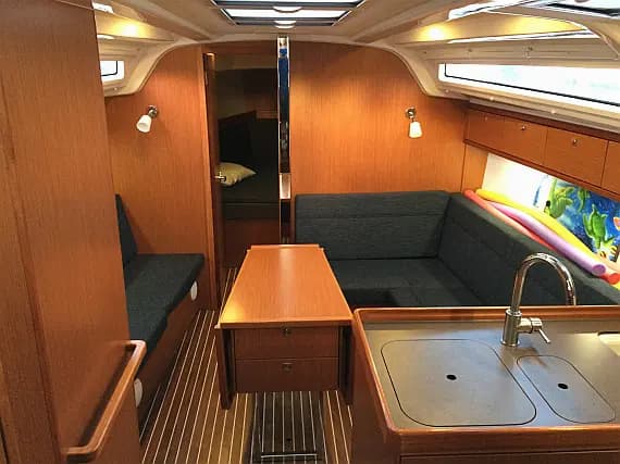 Bavaria Cruiser 37 in Corfu / Gouvia / D-Marin Marina Gouvia - Photo 3