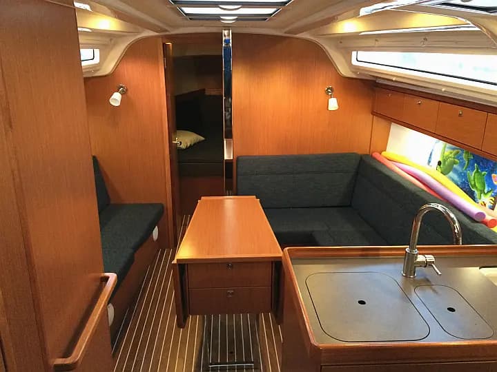 Bavaria Cruiser 37 in Corfu / Gouvia / D-Marin Marina Gouvia - Photo 4