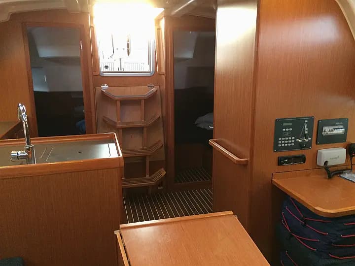 Bavaria Cruiser 37 in Corfu / Gouvia / D-Marin Marina Gouvia - Photo 5