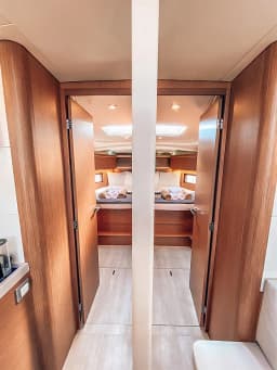 Oceanis 46.1 in Athens / Alimos Marina thumbnail 15
