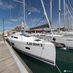 Hanse 388 in Sardinia / Cannigione thumbnail 5