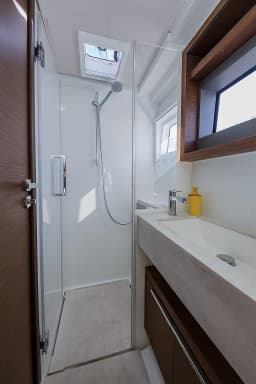 Lagoon 50 in Trogir / ACI Marina Trogir thumbnail 16