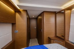 Lagoon 50 in Trogir / ACI Marina Trogir thumbnail 5