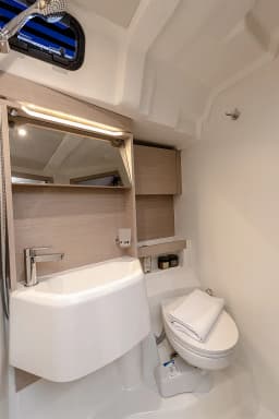 Sun Odyssey 52.2 in Tortola / Road Town / Wickhams Cay II Marina thumbnail 10
