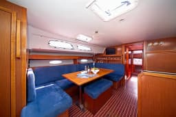 Bavaria 51 Cruiser in Murter / Marina Hramina thumbnail 3