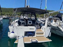 Dufour 390 Grand Large in Sardinia / Portisco / Cala dei Sardi thumbnail 20