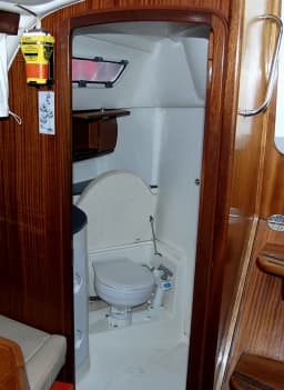 Bavaria 36 in Volos / Port of Volos thumbnail 5