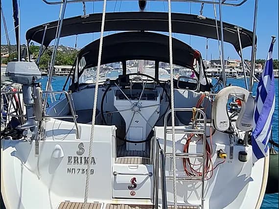 Oceanis 411 in Volos / Port of Volos - Photo 1