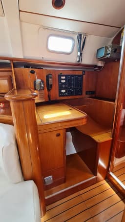 Oceanis 411 in Volos / Port of Volos thumbnail 15