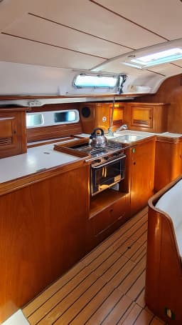 Oceanis 411 in Volos / Port of Volos thumbnail 16