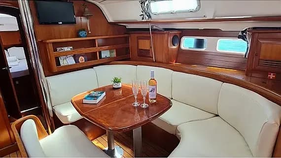 Oceanis 411 in Volos / Port of Volos - Photo 3