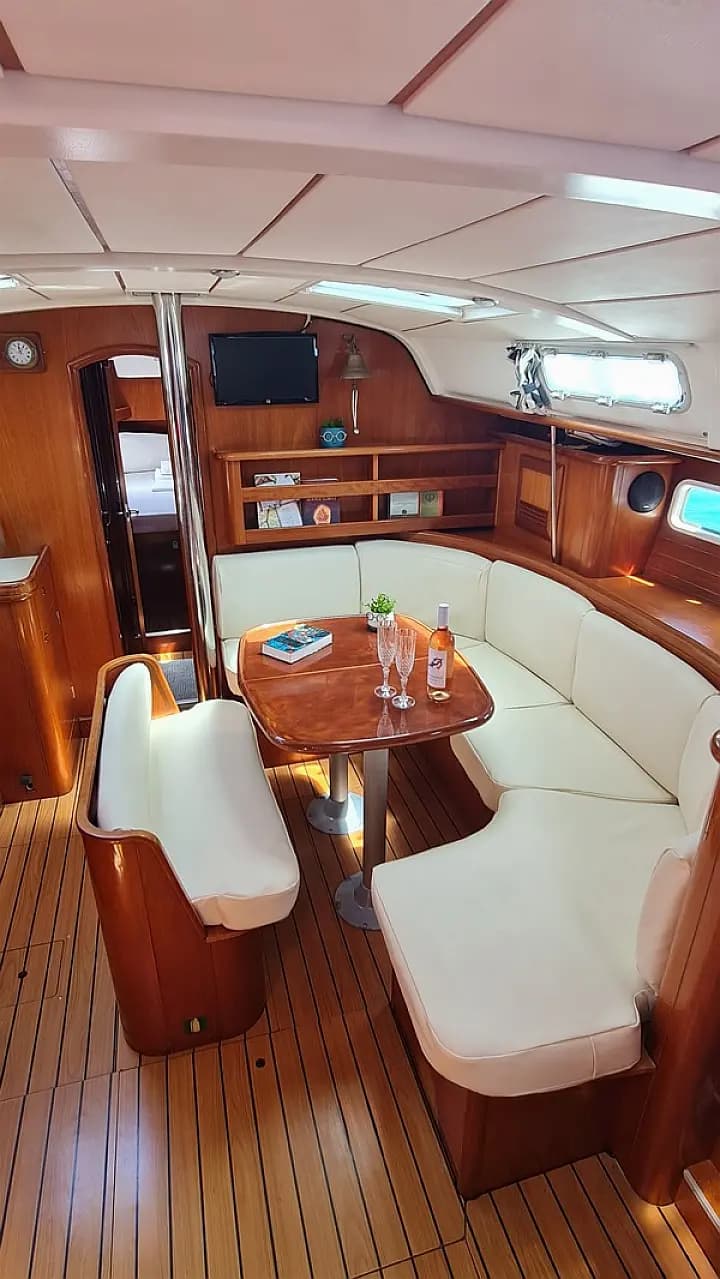 Oceanis 411 in Volos / Port of Volos - Photo 4