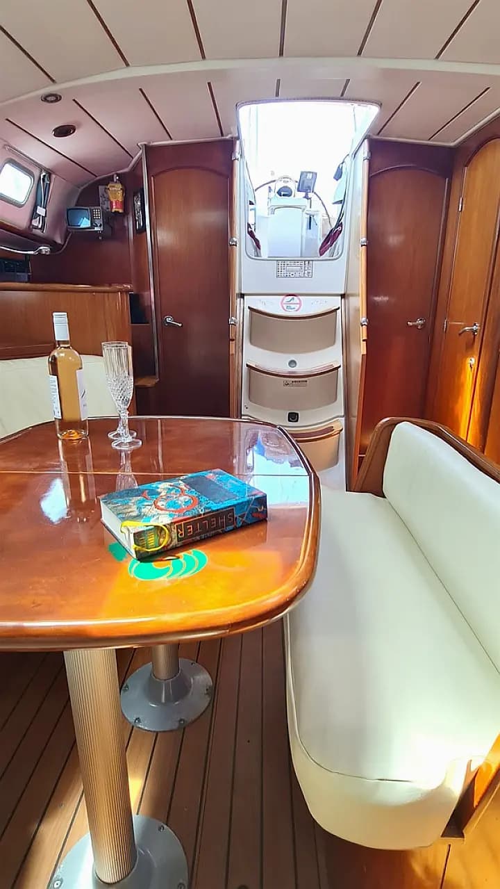 Oceanis 411 in Volos / Port of Volos - Photo 5