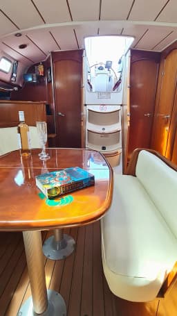 Oceanis 411 in Volos / Port of Volos thumbnail 4
