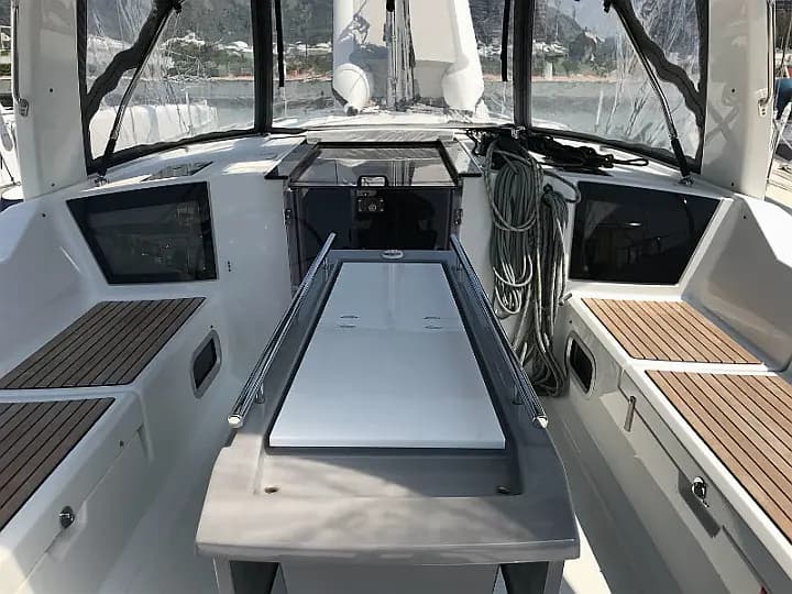 Oceanis 41.1 in Puntone / Marina di Scarlino - Photo 4