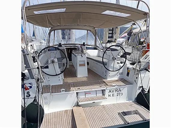 Oceanis 37.1 in Lefkada / Port of Lefkas - Photo 1