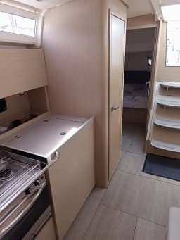Oceanis 37.1 in Lefkada / Port of Lefkas thumbnail 7