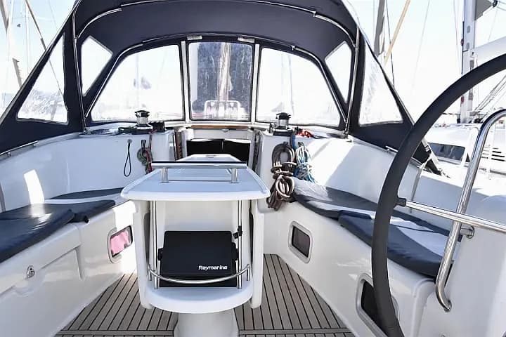 Oceanis 46 in Volos / Port of Volos - Photo 4
