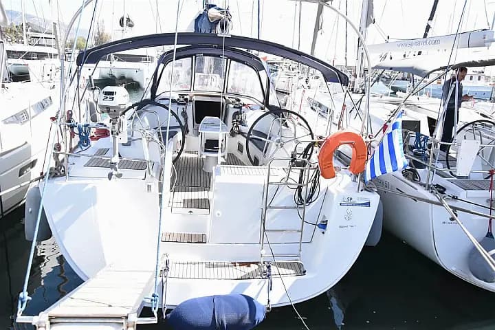 Oceanis 46 in Volos / Port of Volos - Photo 5
