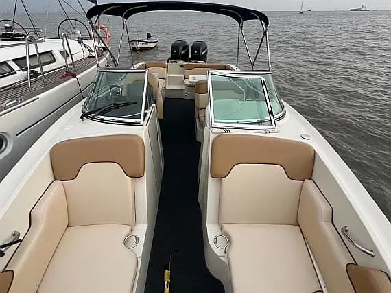 Sea Ray SDX 290 in Mumbai Harbour - Photo 2