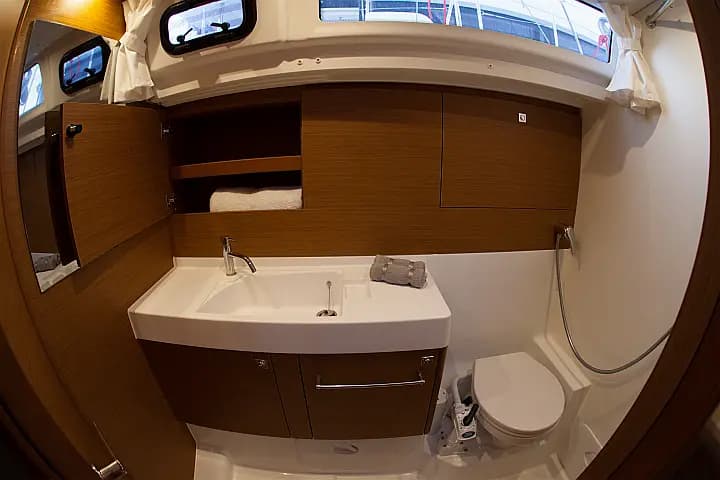 Sun Odyssey 519 in Kos / Marina Kos - Photo 4