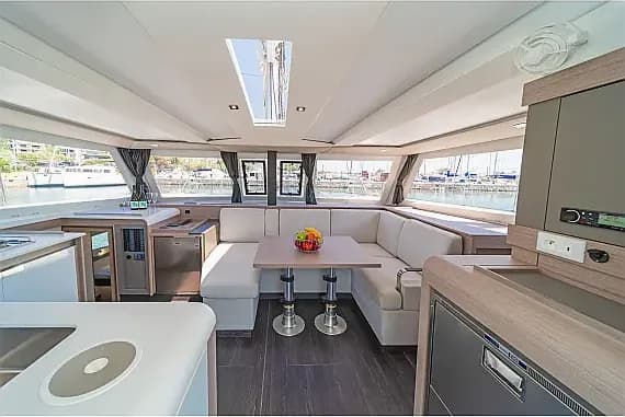 Isla 40 in Lavrion Main Port - Photo 3