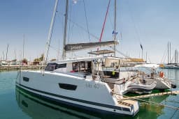 Isla 40 in Lavrion Main Port thumbnail 3