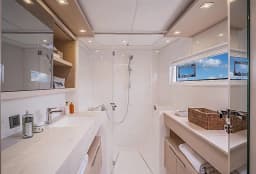 Lagoon 46 in Sardinia / Olbia / Marina Golfo Cugnana thumbnail 12