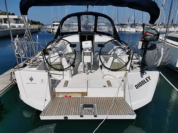 Sun Odyssey 349 in Drage / Marina Drage - Photo 1