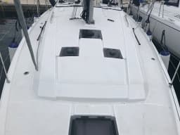 Oceanis 41.1 in Salerno / Marina d'Arechi thumbnail 10