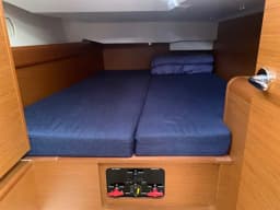 Sun Odyssey 449 in Salerno thumbnail 10