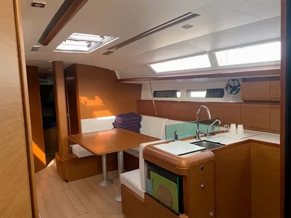 Sun Odyssey 449 in Salerno - Photo 3
