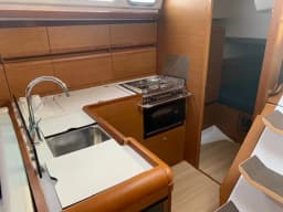 Sun Odyssey 449 in Salerno thumbnail 5