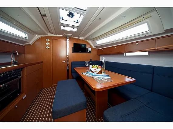 Bavaria Cruiser 41 in Murter / Marina Hramina - Photo 3