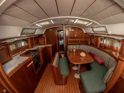 Oceanis 411 in Volos / Port of Volos thumbnail 9