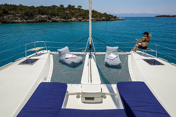 Lagoon 46 in Porto Heli - Photo 4