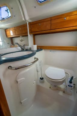 Bavaria 39 Cruiser in Trogir / ACI Marina Trogir thumbnail 6