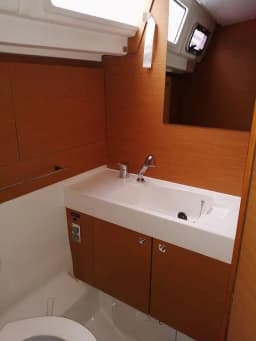 Sun Odyssey 469 in Athens / Alimos Marina thumbnail 11