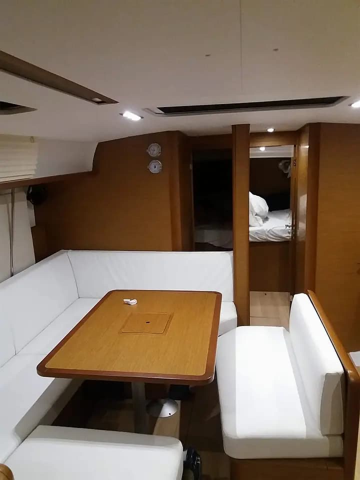 Sun Odyssey 469 in Athens / Alimos Marina - Photo 5