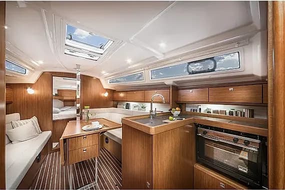 Bavaria Cruiser 34 in Sukošan / D-Marin Dalmacija Marina - Photo 3