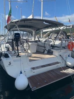 Oceanis 46.1 in Sardinia / Cannigione thumbnail 4