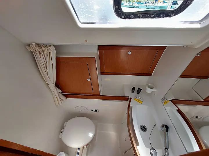 Oceanis 43 in Athens / Marina Delta Kallithea - Photo 5