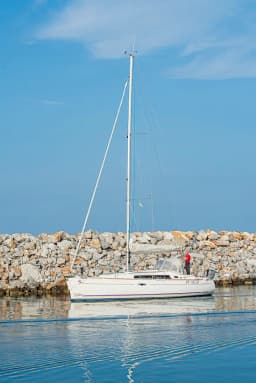 Oceanis 34 in San Vincenzo / Marina di San Vincenzo thumbnail 3