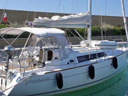 Oceanis 34 in San Vincenzo / Marina di San Vincenzo thumbnail 7