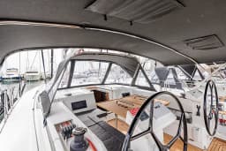 Bavaria C45 in Mykonos / Tourlos Marina thumbnail 10