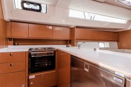 Bavaria C45 in Mykonos / Tourlos Marina thumbnail 18